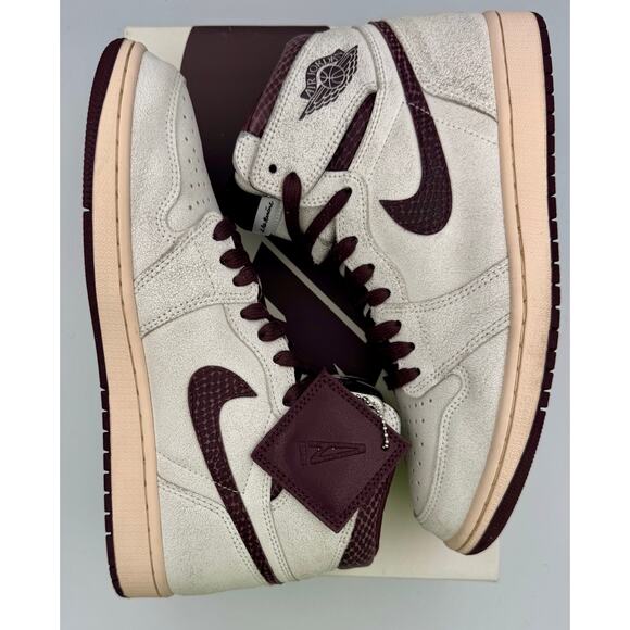 Athletic_Shoes